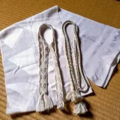 伝統的な白色の帯締め２本　帯揚げ