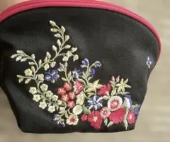 b*o様 【未使用】ケイタマルヤマ花柄刺繍 ポーチ ブラック ピンク　フリンジのサムネイル