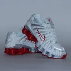 Nike Shox ホワイト/レッド スニーカー