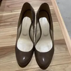 UNITED ARROWS エナメルパンプス ブラウン 36 1/2のサムネイル