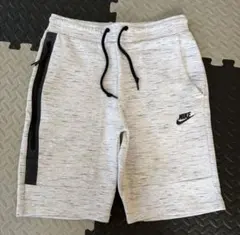 NIKE テックフリース ショートパンツ グレー Mのサムネイル