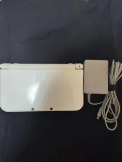 New ニンテンドー3DS LL 本体 ホワイト 充電器付き　タッチペン無し