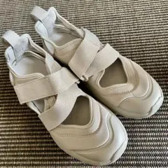 【未使用】無印良品＊スニーカーサンダル＊サンドベージュ［23.5㎝〜24.0㎝］のサムネイル