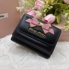 美品✨　miu miu ミュウミュウ マドラスリボン　三つ折り財布　折り財布のサムネイル