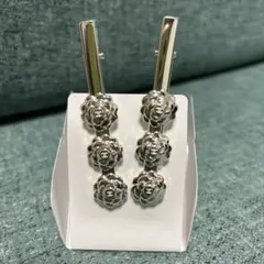CHANEL チャーム付きパール カメリアヘアゴム　ノベルティ CHANEL チャーム付きパール カメリアヘアゴム ノベルティ - メルカリ