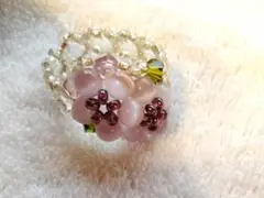 B39 お花のようなビーズの指輪／淡いピンク／ハンドメイド／リング／アクセサリー