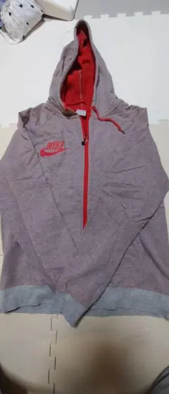 ナイキ　パーカー