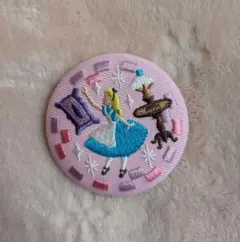 未使用　ディズニー　刺繍缶バッジ　不思議の国のアリス