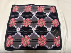 新品未使用Bonne chenille 花柄タオルハンカチ 約20cm