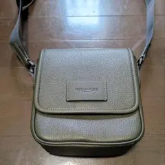 COACH メンズショルダーバッグ(オリーヴ・グリーン)