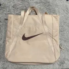 Nike ピンク　ベージュ トートバッグ ジムバック　ピンクのサムネイル