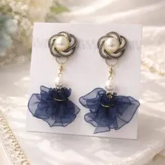 水引イヤリング　水引ピアス　梅結び　揺れる　パール　シフォンフリル