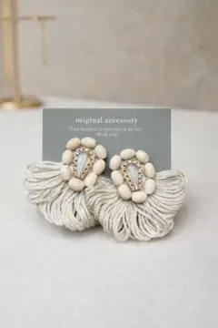 本日限定お値下げです⭐︎大きめビーズ刺繍フリンジピアス
