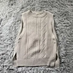 AuieF ケーブル編み ニットベスト サイズ38 M ベージュ