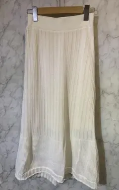 GU ホワイト リブニット ロングスカート