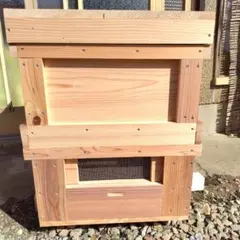 西洋蜜蜂の巣箱、杉板材使用 （10枚かけ）一段使用 縦54㎝✕横45✕高25です 西洋蜜蜂巣箱、杉板材使用 （10枚かけ)二段 縦54㎝✕横45✕高60 - メルカリ