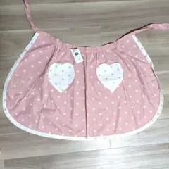 ハート型ポケット付きピンクエプロン