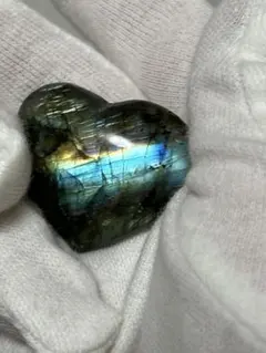 ラブラドライト　ハート　原石　虹入り