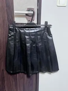 ブラック プリーツスカート 合成皮革