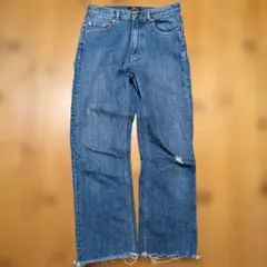 A.P.C デニム　丈短め　もともとダメージ加工ありのサムネイル