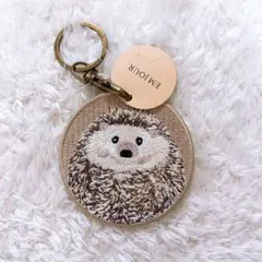 EMJOUR ハリネズミ 刺繍 キーホルダー
