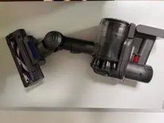 Dyson DC45 コードレス掃除機 動作品 付属品あり ヒビあり 現状品のサムネイル