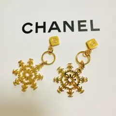 新品匿名発送CHANEL シャネル　スノーフレーク チャーム2個のサムネイル