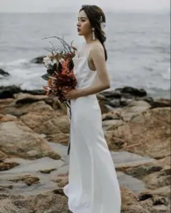 ホワイト　ウエディングドレス