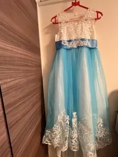 140㌢　フォーマルドレス 青と白