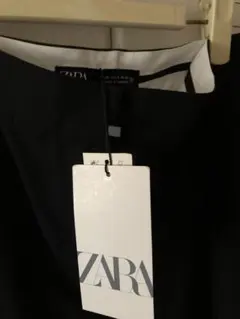 黒　ZARA 新品タグ付き　パンツ