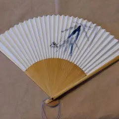 【未使用】金色コオロギデザインの竹製扇子　センス　シンプルデザイン