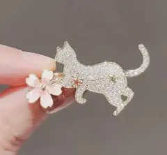 桜と猫 ブローチ ラインストーン 春 アクセサリー 襟元 バッグ ストール