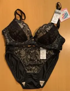 SONIA CLUB ノンワイヤーブラジャー&ショーツ M ブラック×ベージュ