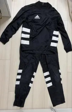 adidas ウィンドブレーカーセットアップ