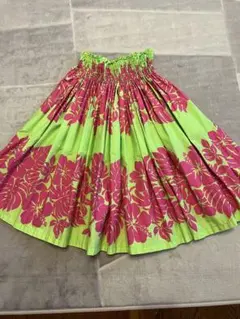 鮮やか！黄緑にピンクのハイビスカスとモンステラ柄70センチ丈