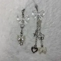 ビーズキーホルダー　ホワイト　韓国　y2k スクバ　コレクトブック　二つセット