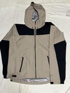 ベージュ マウンテンパーカー