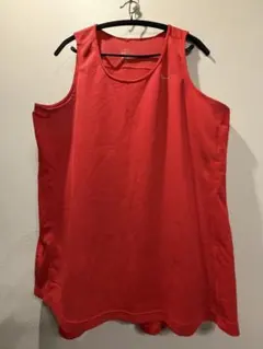 Nike Dri-FIT レッドタンクトップ