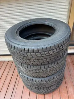 スタッドレスタイヤ 225/70R16 4本セットのサムネイル