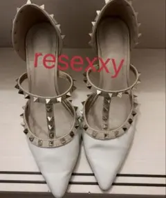 resexy スタッズ付きホワイトハイヒールのサムネイル