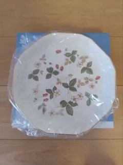 値下げ)ウェッジウッド ストロベリーデザインの陶器ボウル SとL - メルカリ