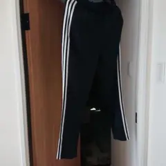 adidas 3本ライン ブラックジャージパンツ