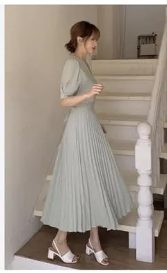 パフスリーブ プリーツワンピース ライトグリーンのサムネイル