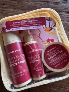 新品⭐︎TRADER JOE'S BERRY GLOW BODY SETのサムネイル