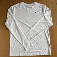 NIKE ドライフィット　ロングTシャツのサムネイル