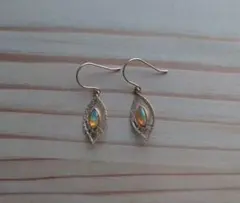 ジュエリーツツミ　K10　オパールピアスのサムネイル