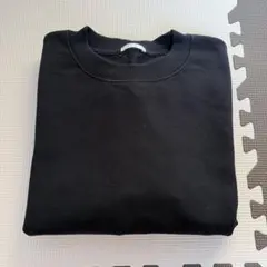 黒のクルーネック長袖スウェット