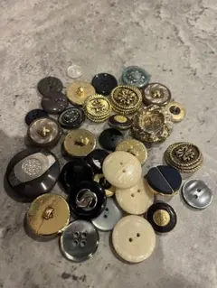 ヴィンテージボタン33個 まとめ売り 装飾 ゴールド