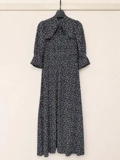 ギャザー花柄ワンピース ブラック Mのサムネイル