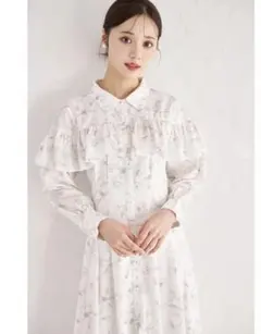 【新品タグ付】tocco バックレースアップフリルフラワープリントワンピース